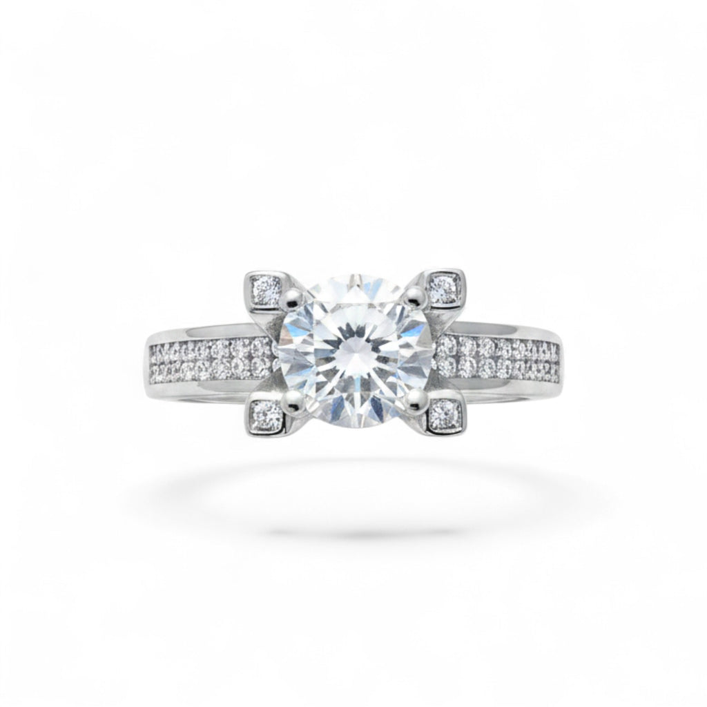 NAGPAL JEWELLERS Imperial Gala Ring with a large central diamond and smaller stones on the band, size 17.