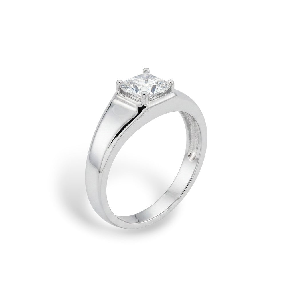 NAGPAL JEWELLERS Sterling Square ring with a princess-cut diamond in a white gold setting. Ring size 20.